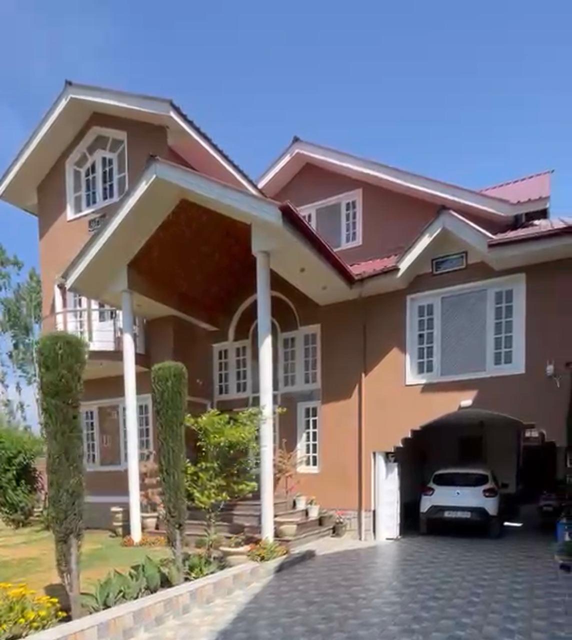 Independent house with landscaped frontage